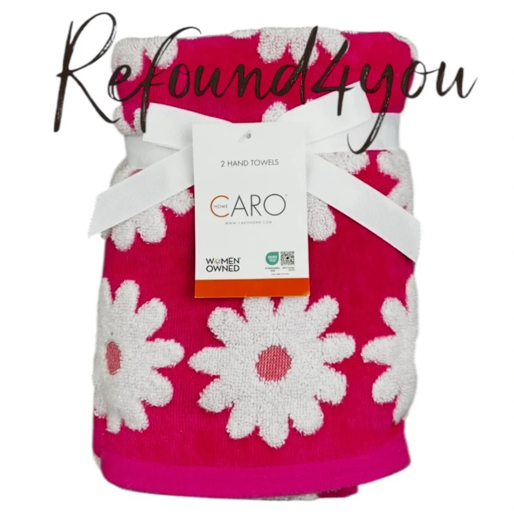 Caro - ‘ Hot Pink Daisy’ Hand Towels (2). NWT.